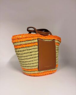Ceste 🧺 e Secchiellini in rafia e pelle🧡 
Bellissimi! In edizione limitata📲 

#marzollashop #bagscollection #ss25