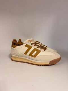 Sportive, casual e chic! 
Nuove sneakers A/I 2526🤍 

#marzollashop #shoppingonline #newcollection #sneakerscollection