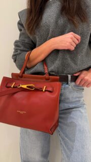 NEW BAGS🧡 

Disponibili in negozio! 

#marzollashop #shoppingonline #fw2526